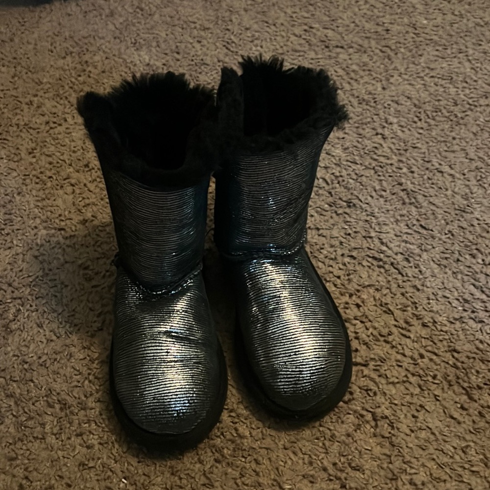 UGG Australia K Bailey Bow Lizard Kids Boots